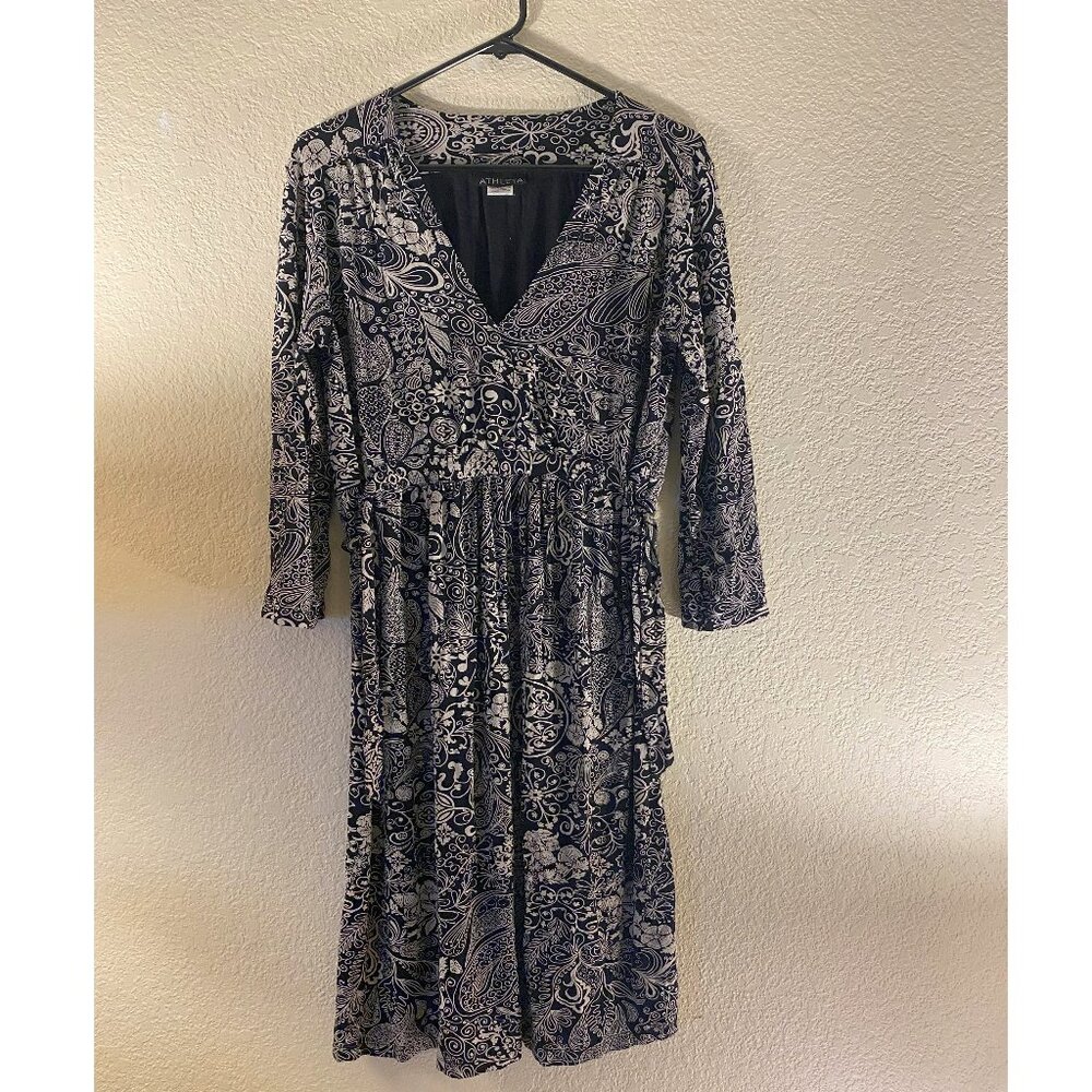 Athleta long sleeve, v-neck, paisley pattern dress size L
